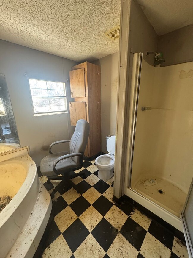 Building Photo - 3 BR 2 Bath 1,680 sq ft doublewide mobile ...