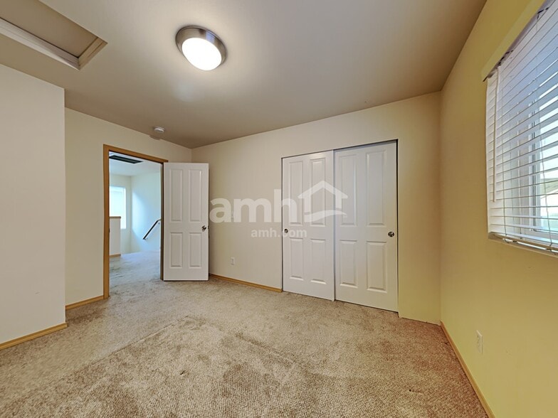 Building Photo - 6215 Park St E