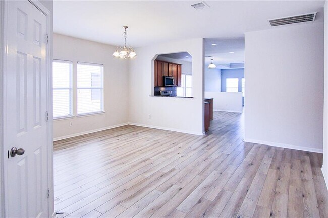 Building Photo - 21622 Amesbury Meadow Ln
