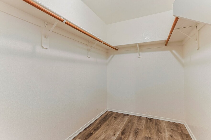 Building Photo - 510 N Danyell Dr