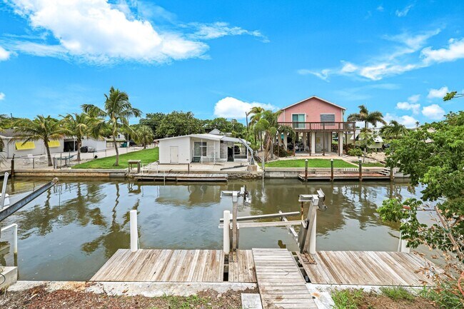 Building Photo - Goodland