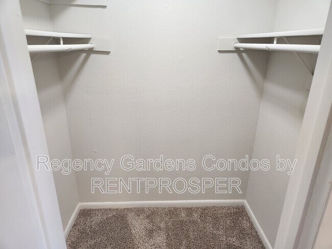 Building Photo - 5587 Devonbriar Way