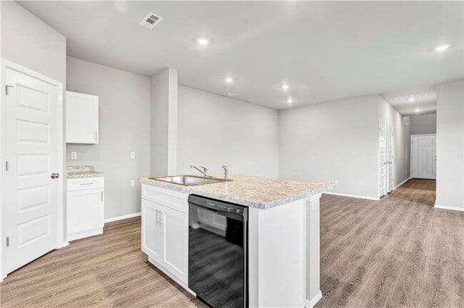 Building Photo - 6814 Memphis