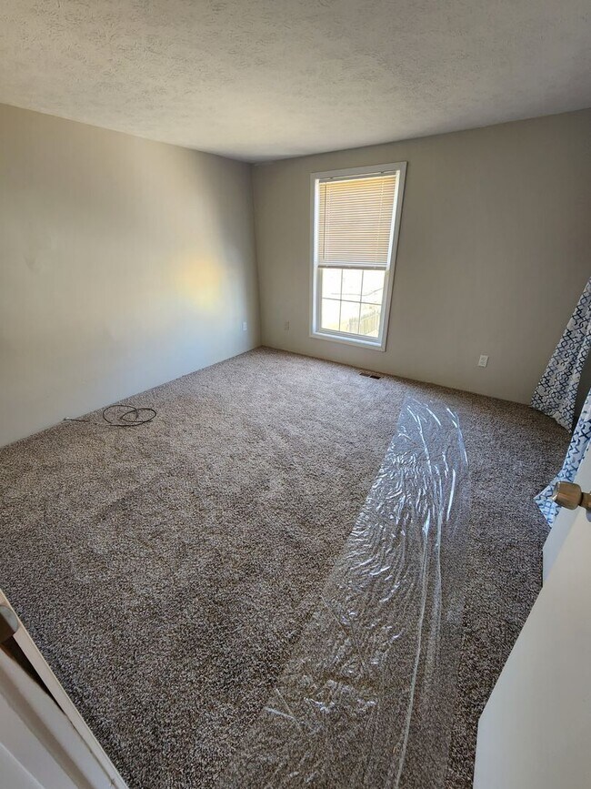 Building Photo - 121 Mallard Ct