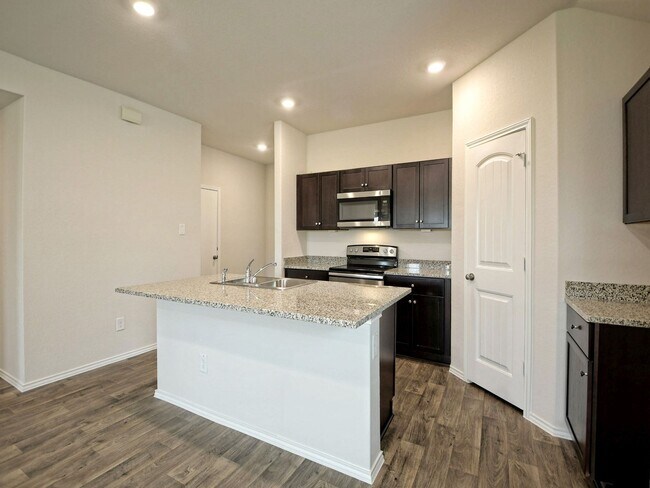 Building Photo - 4 BR/ 2BA - 1612 SF - Seguin in Arroyo Ranch!