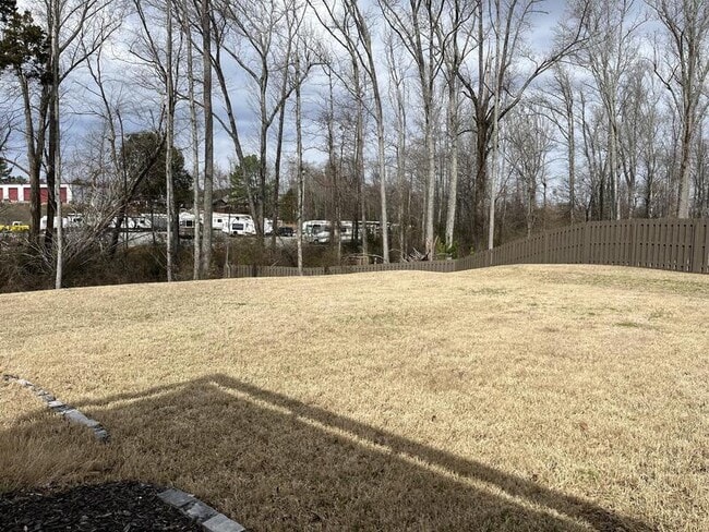 Building Photo - 154 Fernhill Dr NW
