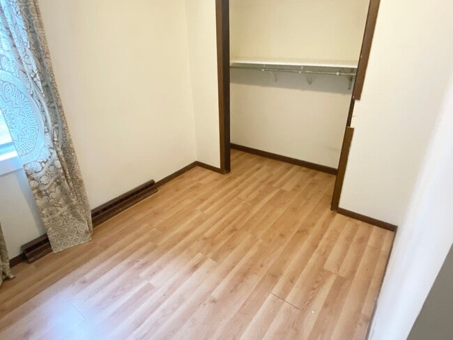 Building Photo - 2 BR Ranch Style Home with 1-Car Detached Garage