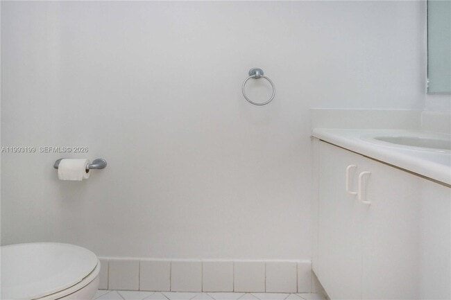 Building Photo - 1337 Presidio Dr