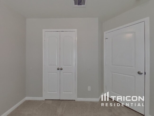 Building Photo - 27016 Leonardo Dr