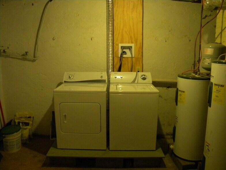 Large storage with W/D - 21 W Carpenter St
