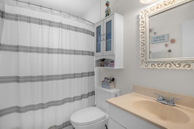 Building Photo - 739 Seminole Ave