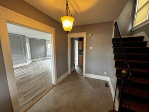 Building Photo - Charming 3 Bed, 1 Bath House for Rent in C...