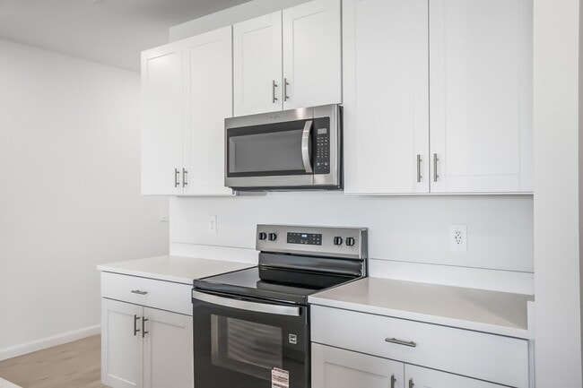 Building Photo - 621 Salisbury Cir