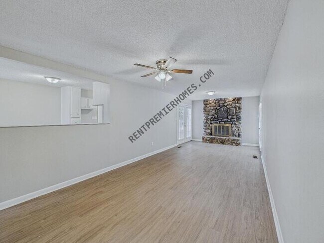 Building Photo - 8210 Park Ave