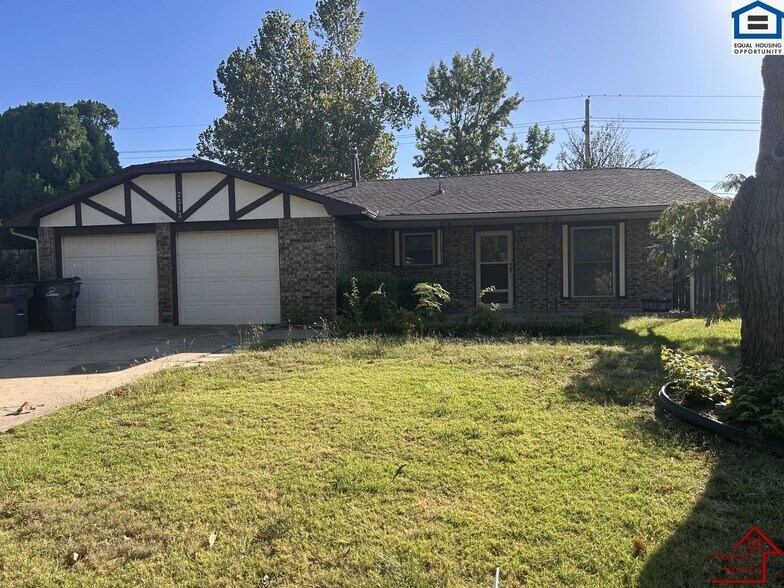 Primary Photo - 2313 NW 75th St