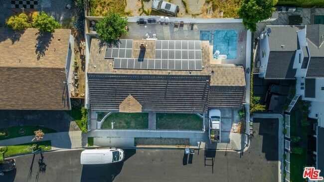 Building Photo - 5515 Longridge Ave