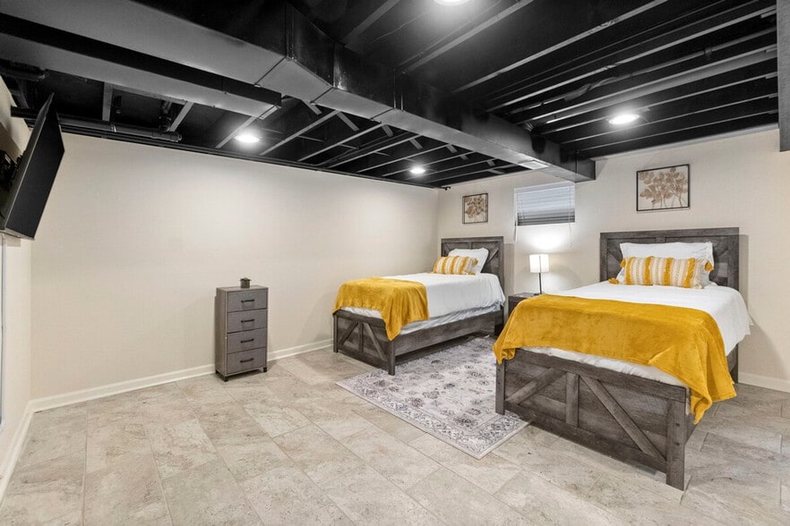 Building Photo - 623 Quail Run Rd