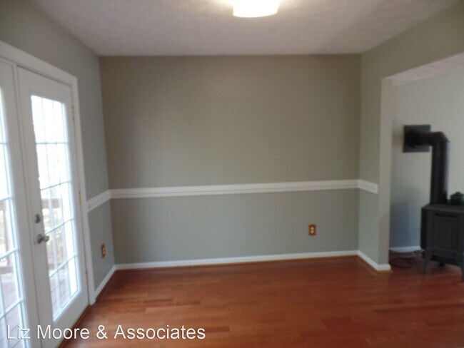 Building Photo - 3 br, 1.5 bath House - 934 Pheasant Run