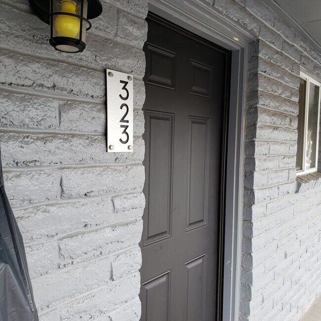 Building Photo - 1 B/ 1B Pet Friendly Apartment South of BYU