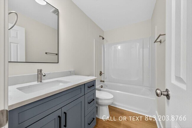 Building Photo - 955 Godber St