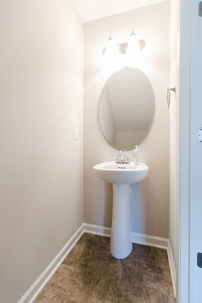 Building Photo - 924 Gamely Wy