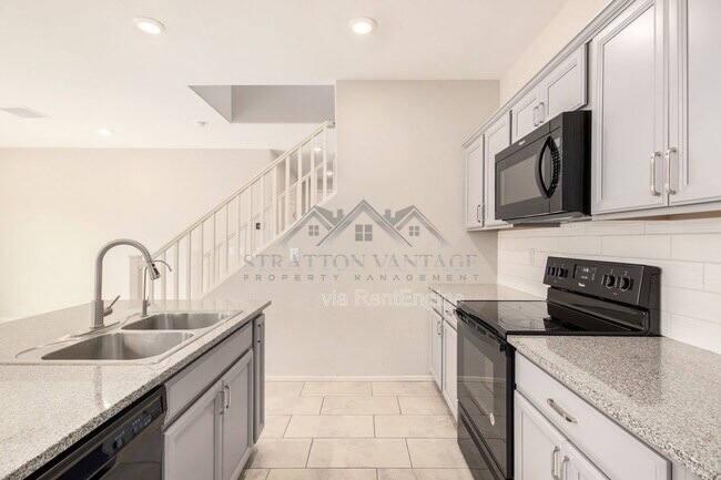 Building Photo - 55 E Constitution Dr