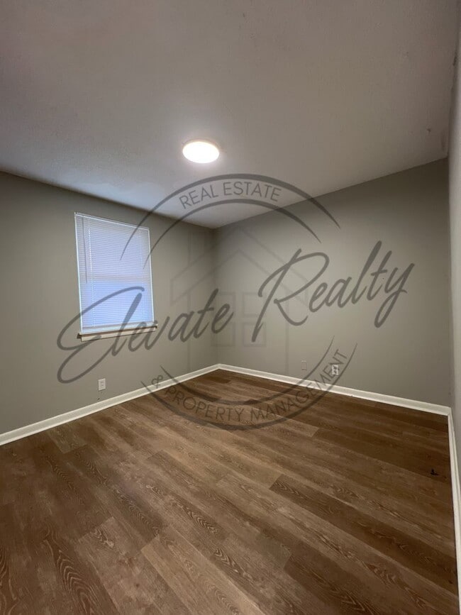 Building Photo - Renovated Two Bedroom Ranch Duplex in Vill...