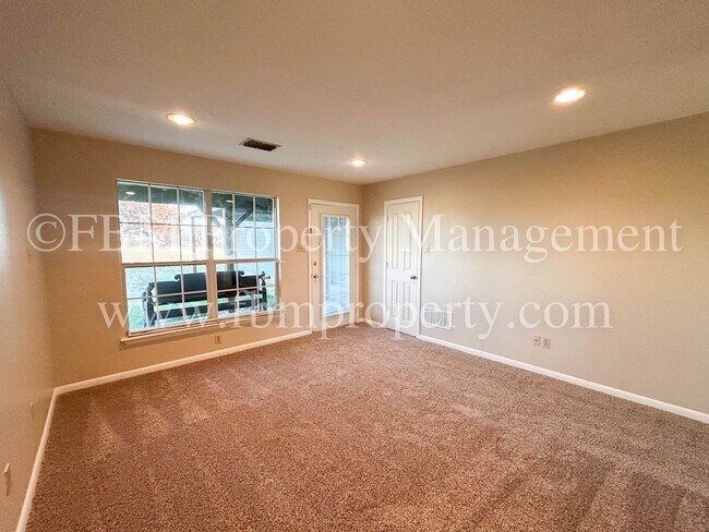 Building Photo - 1170 Lumkins Rd