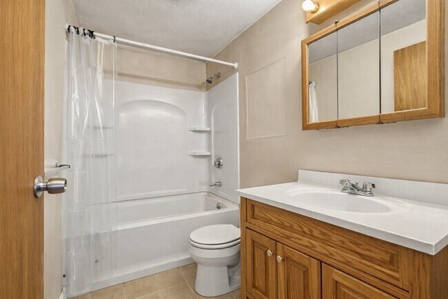 Building Photo - 105 Pomeroy Ln