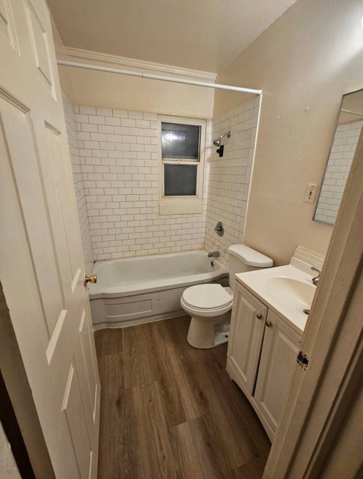 Building Photo - 837 Calvados Ave