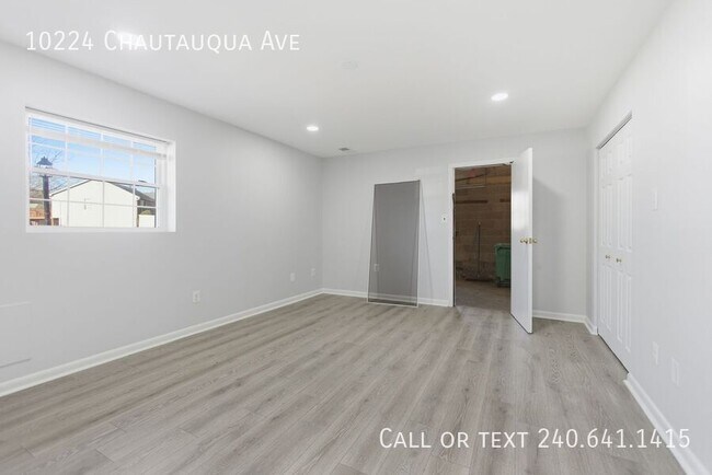 Building Photo - 10224 Chautauqua Ave