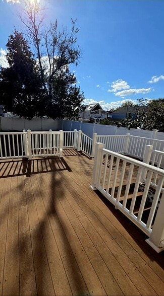 Building Photo - 537 Harrington St