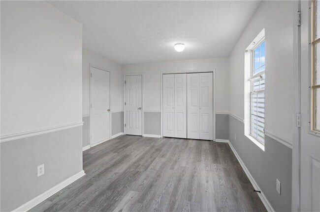 Building Photo - 57 Inverness Trce