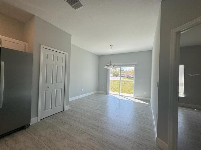 Building Photo - 726 Bobcat Ct