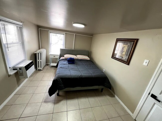 Building Photo - 124 N Portland Ave