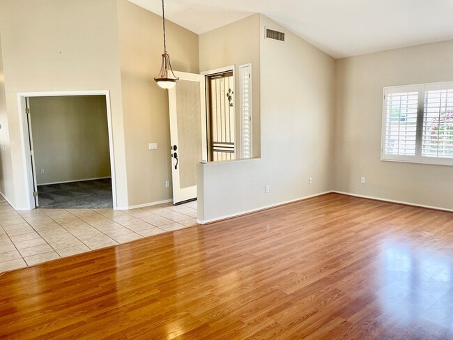 Building Photo - 3-6 Month Rental, Amazing Water Front Property With Private Pool!