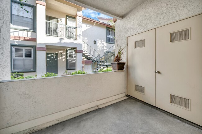 Building Photo - 10858 Sabre Hill Dr