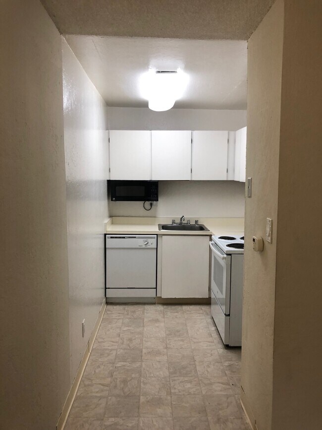 Building Photo - 2055 Sacramento St