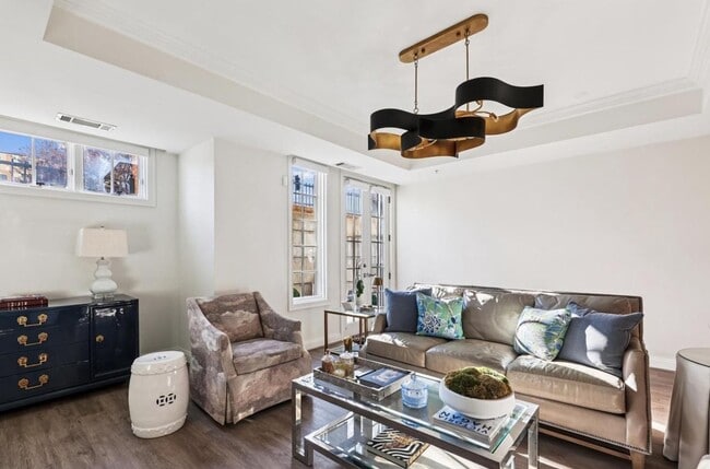 Building Photo - Georgetown Style with Garage PARKING