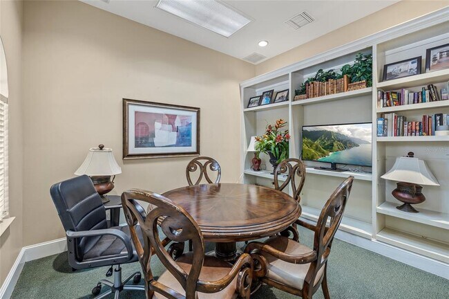 Building Photo - 501 Knights Run Ave