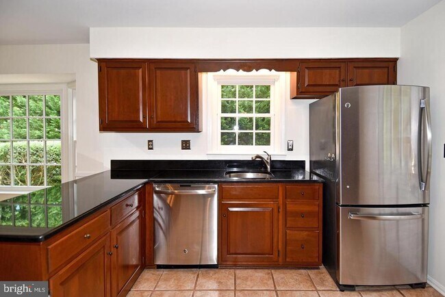 Building Photo - 7646 Huntmaster Ln