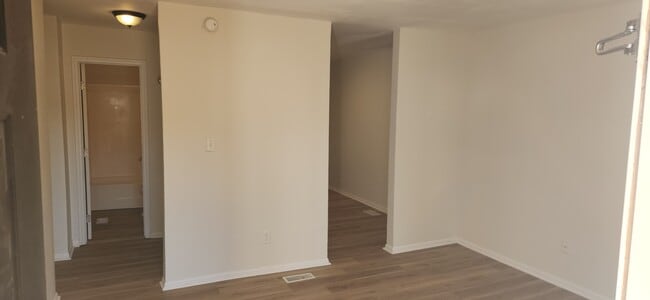 Building Photo - 202 Selwyn Alley