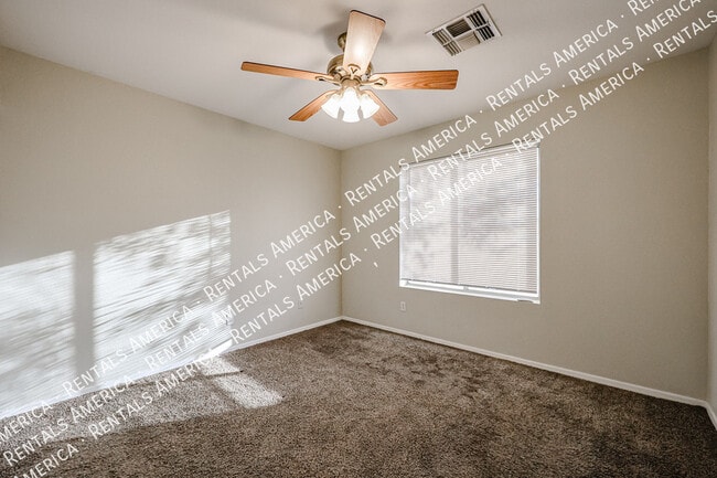 Building Photo - 658 S 110th Pl