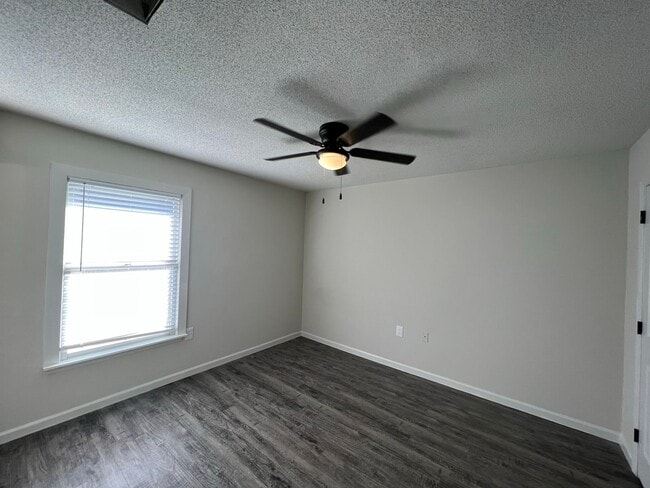 Building Photo - 185 Lanier Dr