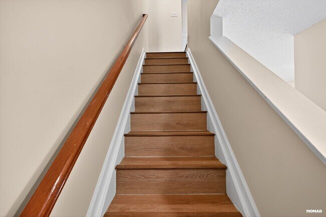 Building Photo - Charming 2BR Townhome in Raleigh Golf Community