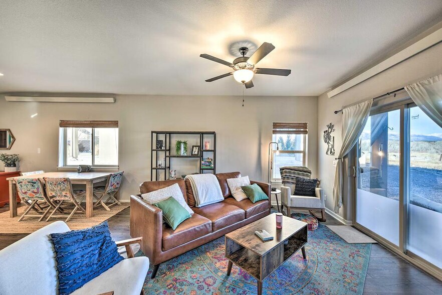 Building Photo - 10481 Table Rock Ct