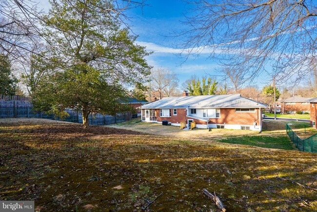 Building Photo - 4305 Elmwood Rd