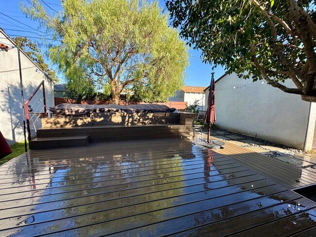 Building Photo - Stunning 3-bedroom, 2-bathroom home in Leimert Park area