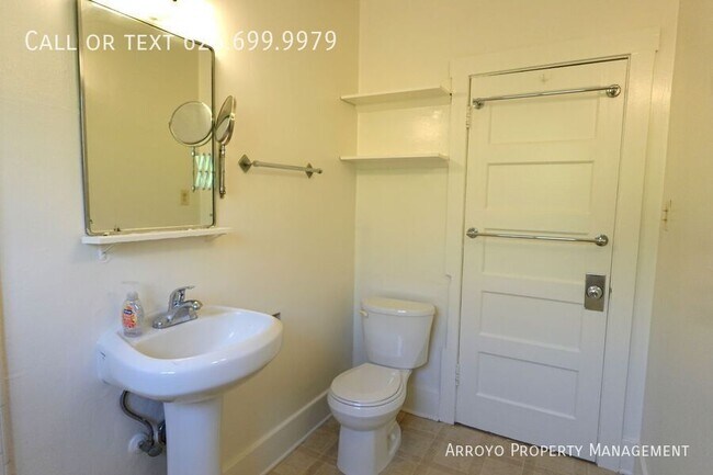 Building Photo - 1755 Paloma St