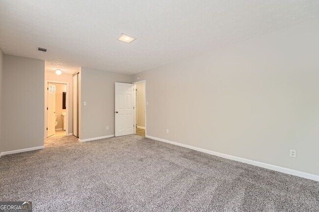 Building Photo - 493 Old Canton Rd